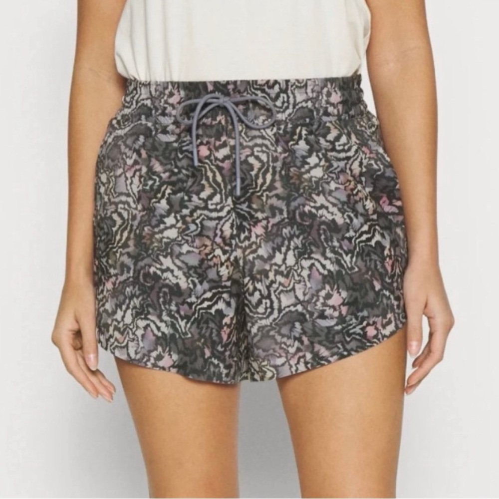 Athleta cross roads kinetic abstract shorts size XS